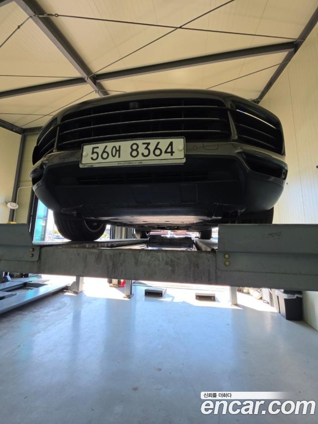 Porsche Cayenne 2019 — photo 1