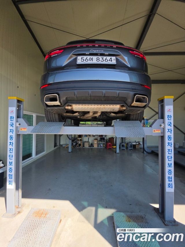 Porsche Cayenne 2019 — photo 2
