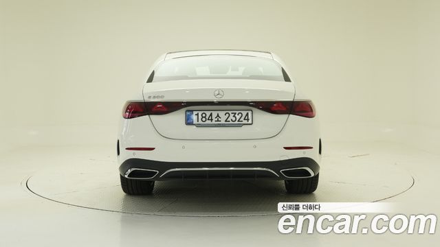Mercedes-Benz E-Class 2026 — photo 4