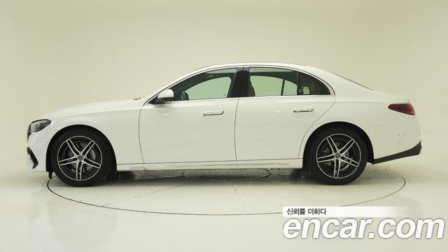 Mercedes-Benz E-Class 2026 — photo 20