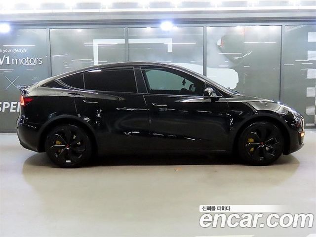 Tesla Model Y 2021 — photo 3
