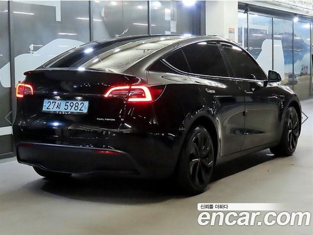 Tesla Model Y 2021 — photo 4