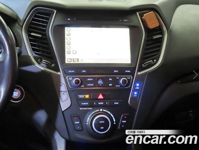 Hyundai Santafe 2017 — photo 11