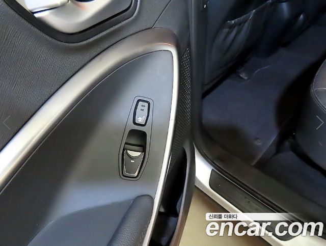 Hyundai Santafe 2017 — photo 17