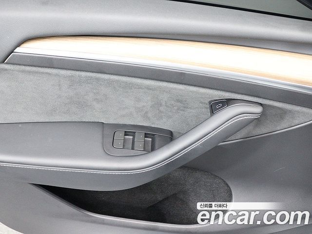 Tesla Model Y 2023 — photo 10