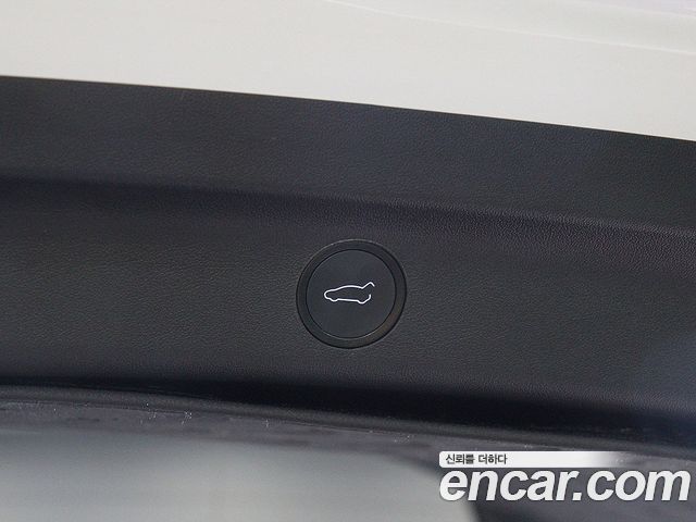 Tesla Model Y 2023 — photo 12