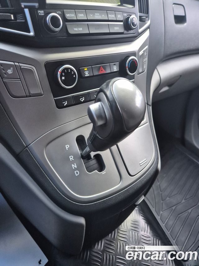 Hyundai Starex 2017 — photo 9