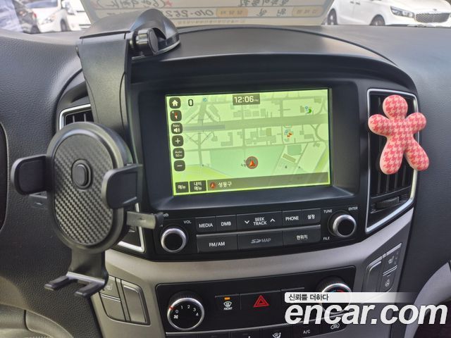 Hyundai Starex 2017 — photo 10