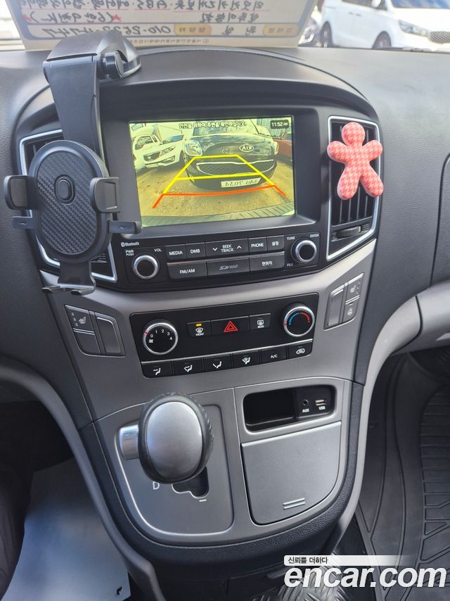 Hyundai Starex 2017 — photo 11