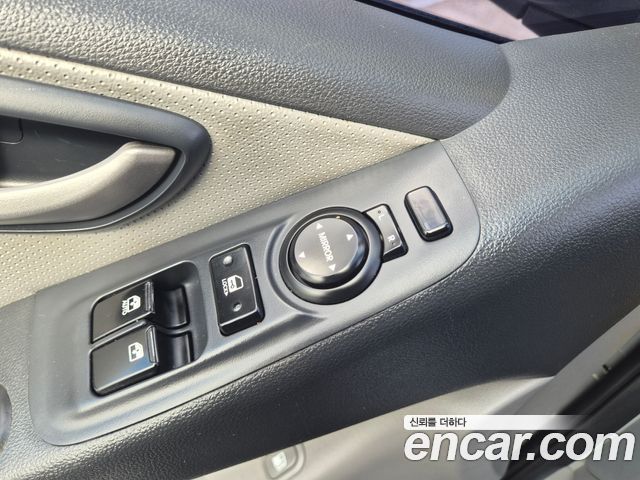 Hyundai Starex 2017 — photo 15