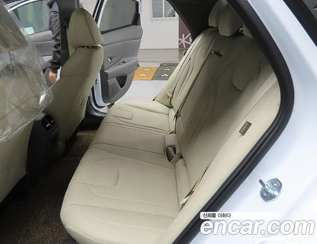 Hyundai AVANTE 2024 — photo 11