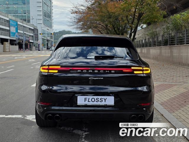 Porsche Cayenne 2024 — photo 4