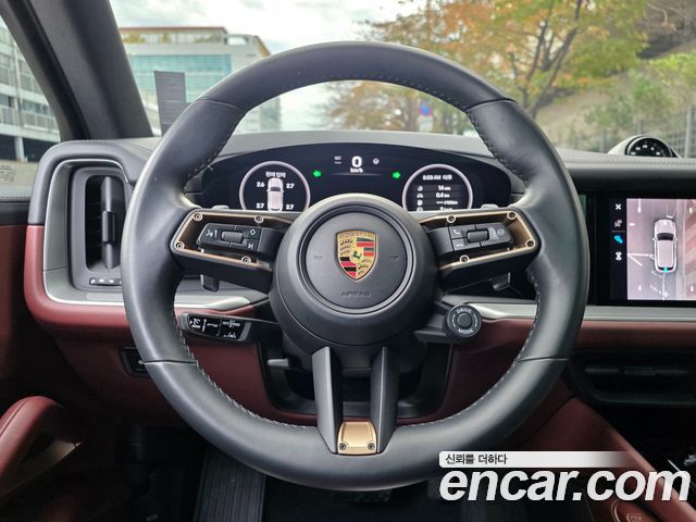 Porsche Cayenne 2024 — photo 18