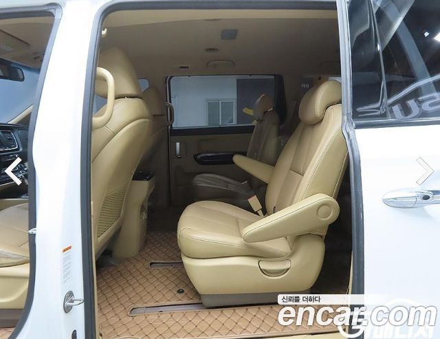 Kia Canival 2019 — photo 11