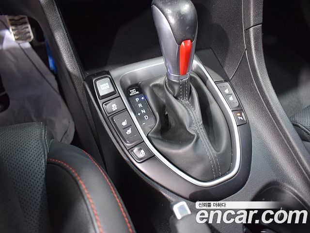 Hyundai Veloster 2018 — photo 13