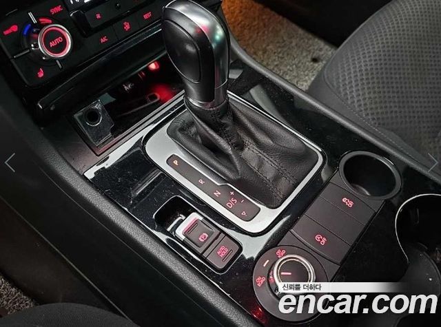 Volkswagen Touareg 2014 — photo 8