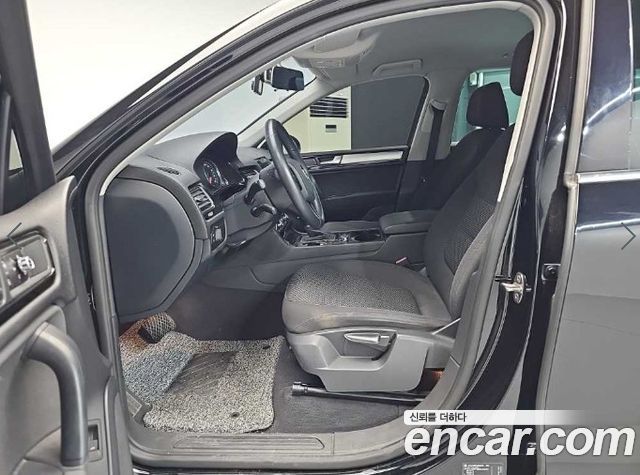 Volkswagen Touareg 2014 — photo 11