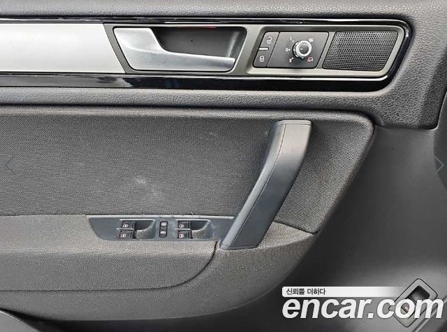 Volkswagen Touareg 2014 — photo 15