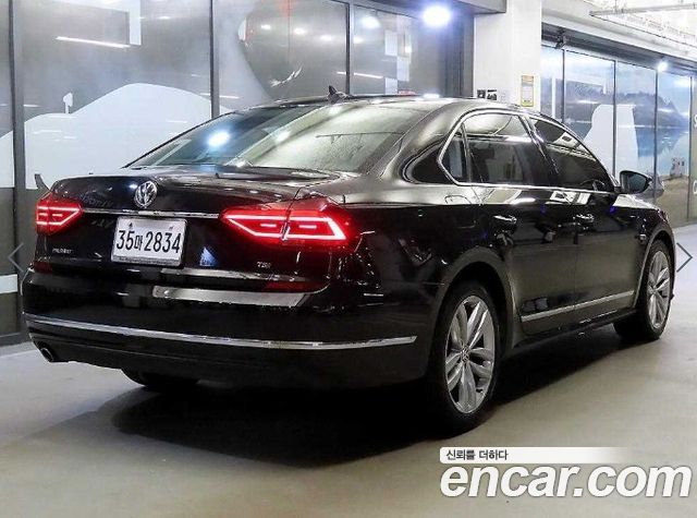 Volkswagen Passat 2018 — photo 3