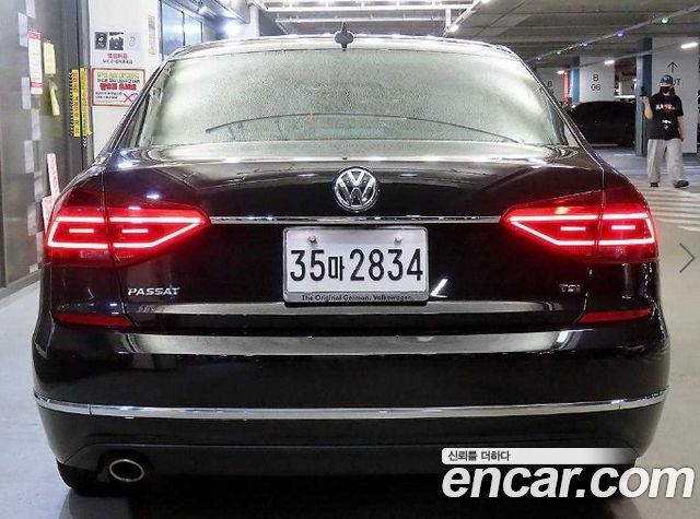 Volkswagen Passat 2018 — photo 4