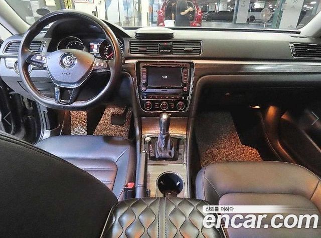 Volkswagen Passat 2018 — photo 9