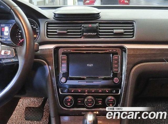 Volkswagen Passat 2018 — photo 10