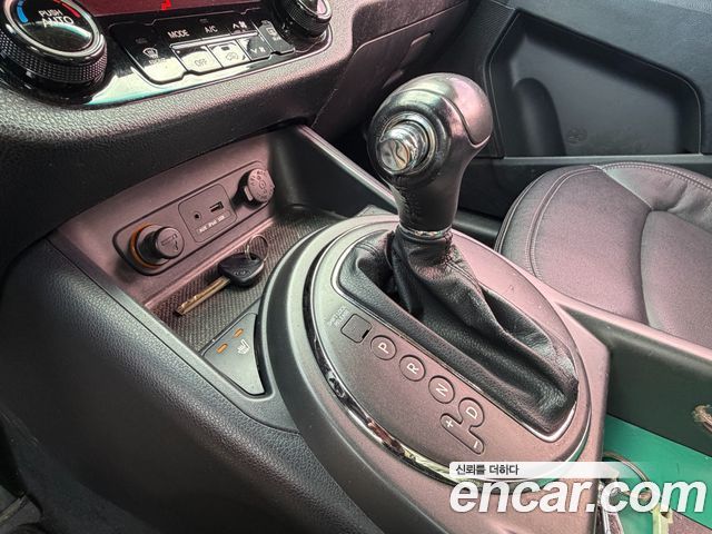 Kia Sportage 2012 — photo 9