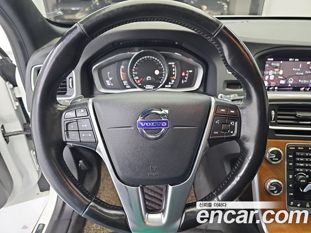 Volvo V60 2018 — photo 13