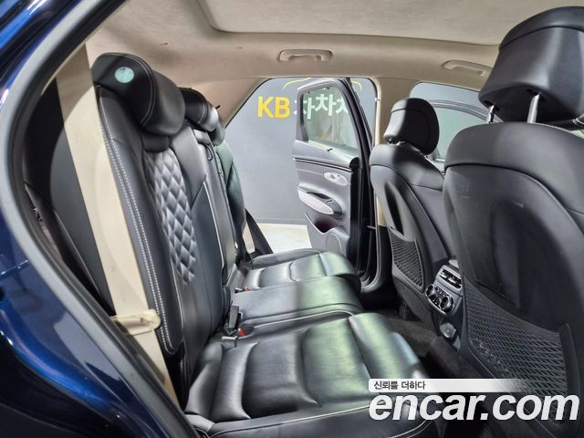 Genesis GV70 2022 — photo 12