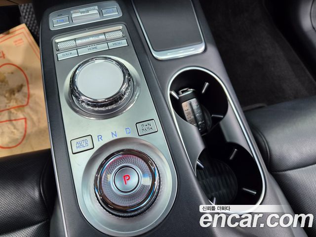 Genesis GV70 2022 — photo 19