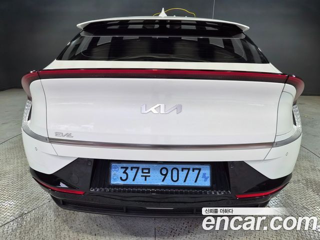 Kia EV6 2022 — photo 2