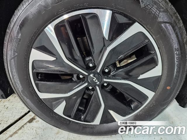 Kia EV6 2022 — photo 9