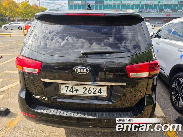 Kia Canival 2016 — photo 3