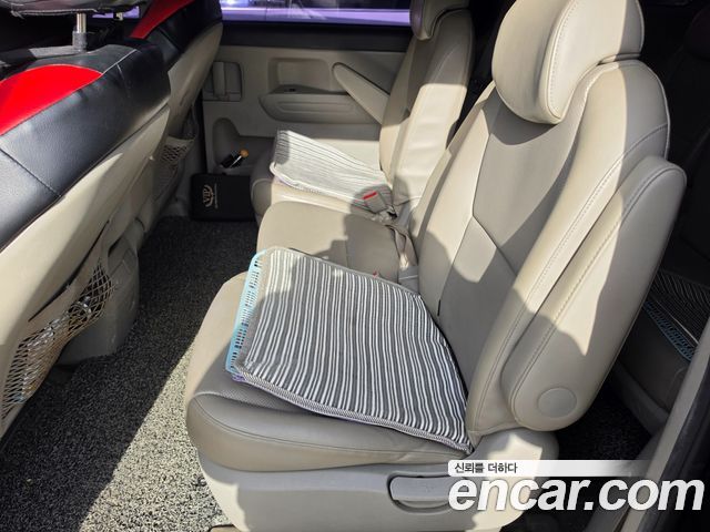 Kia Canival 2016 — photo 11