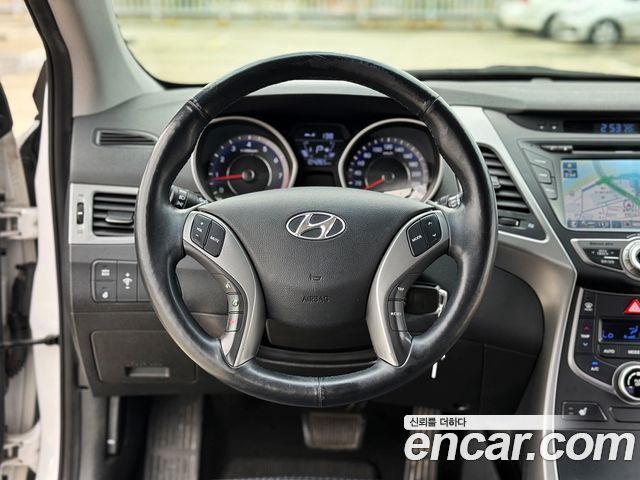 Hyundai AVANTE 2014 — photo 12