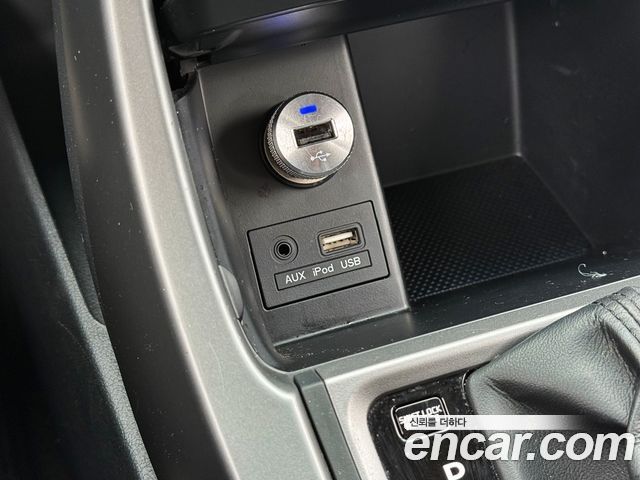 Hyundai AVANTE 2014 — photo 17