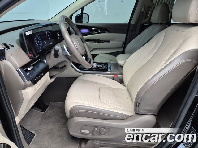 Kia Canival 2023 — photo 11