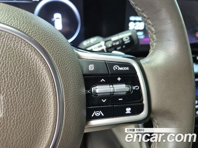 Kia Canival 2023 — photo 15