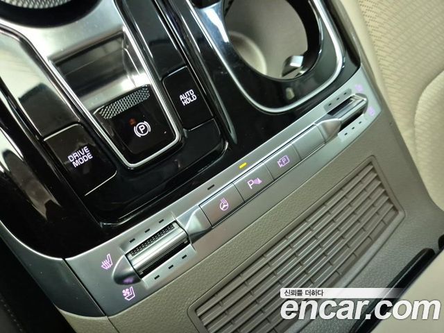Kia Canival 2023 — photo 16