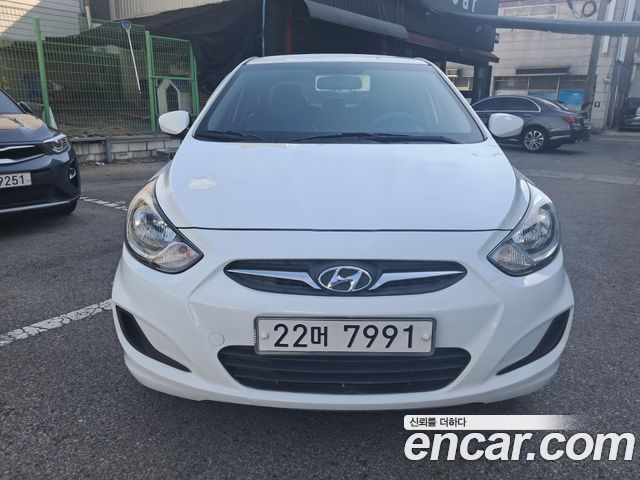 Hyundai Accent 2015 — photo 1