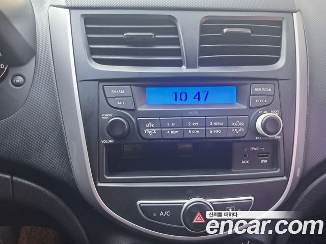 Hyundai Accent 2015 — photo 11