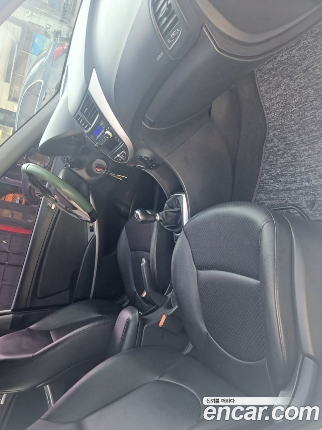 Hyundai Accent 2015 — photo 15
