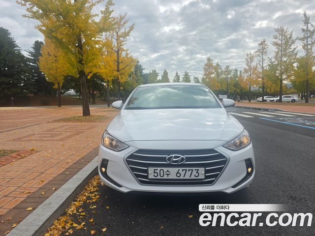Hyundai AVANTE 2018 — photo 3