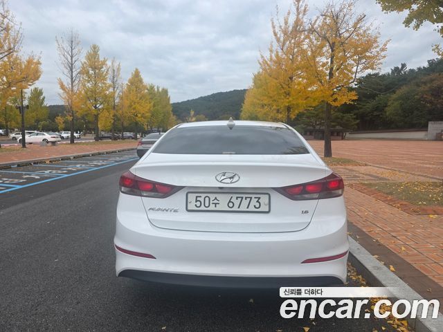 Hyundai AVANTE 2018 — photo 4