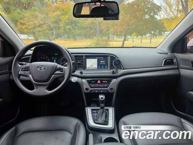 Hyundai AVANTE 2018 — photo 7