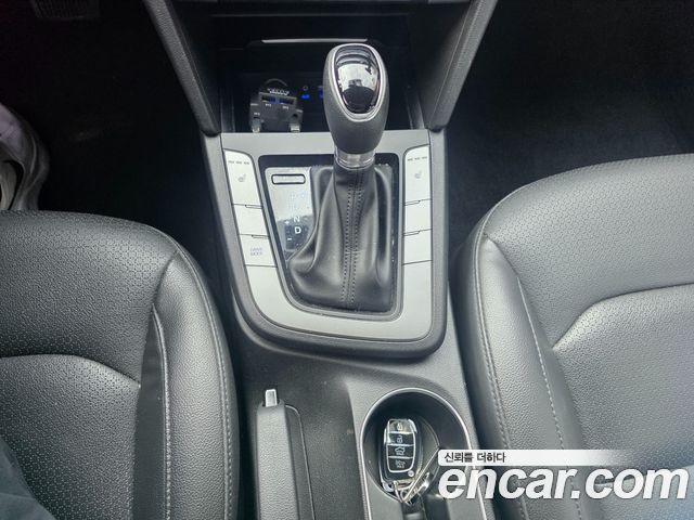Hyundai AVANTE 2018 — photo 9