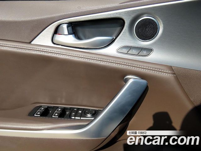 Kia Stinger 2019 — photo 11