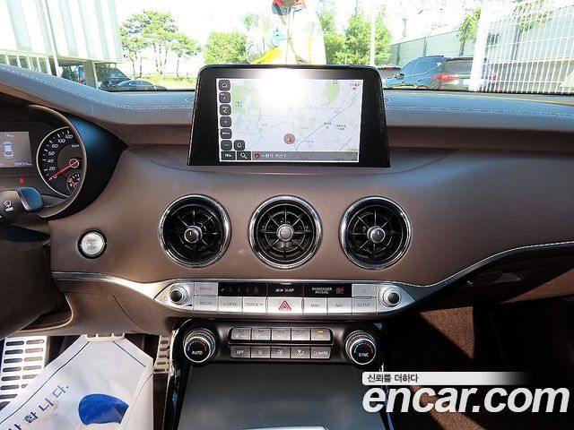 Kia Stinger 2019 — photo 13