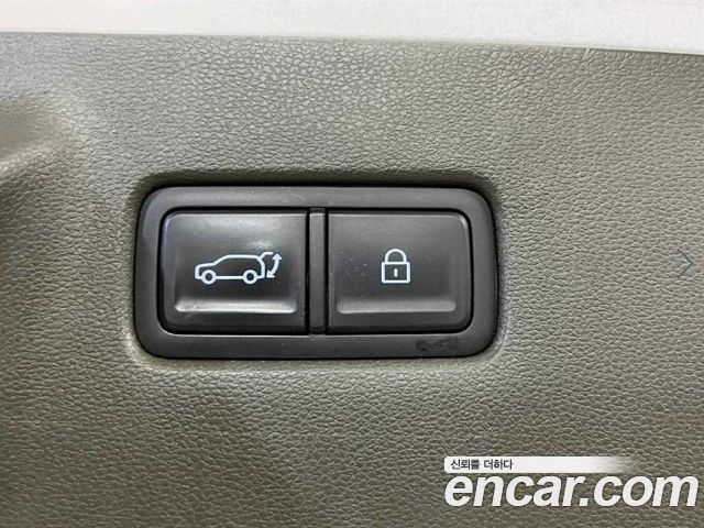 Hyundai Santafe 2025 — photo 9