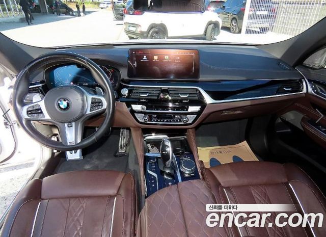 BMW Gran Turismo 2021 — photo 7